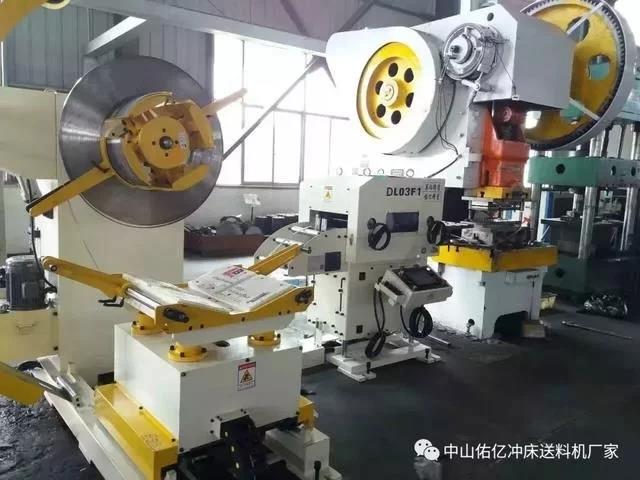 沖壓三合一送料機(jī)在汽車(chē)零部件沖壓自動(dòng)化生產(chǎn)線運(yùn)用