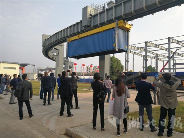 武漢物流“神器”打通多式聯(lián)運(yùn)“中心一公里”