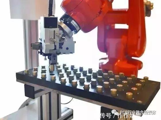 工業(yè)機(jī)器人在PCB職業(yè)的使用