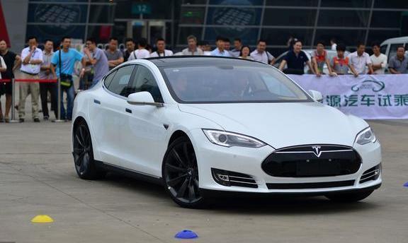 老年代步車與新能源汽車到底有什么區(qū)別？