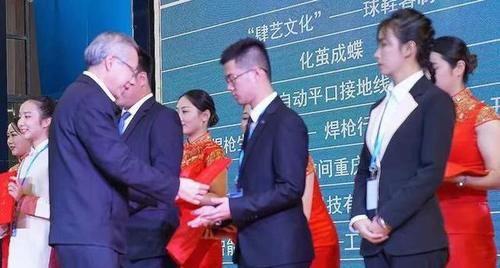 智能巡檢機器人守護工業(yè)安全，白云學子斬獲國家技能大賽一等獎