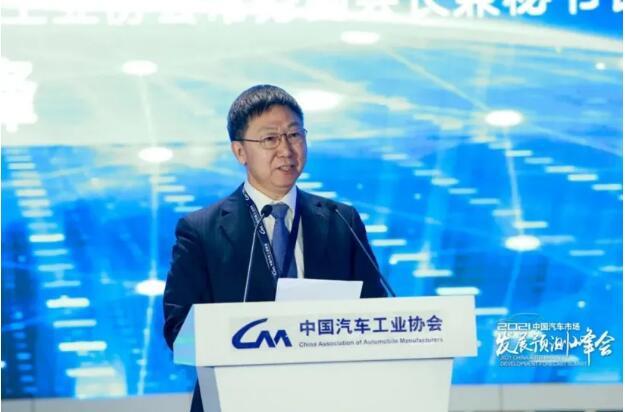 2025年我國新能源汽車銷量或達600萬輛，自主產(chǎn)業(yè)鏈切勿再錯過機會