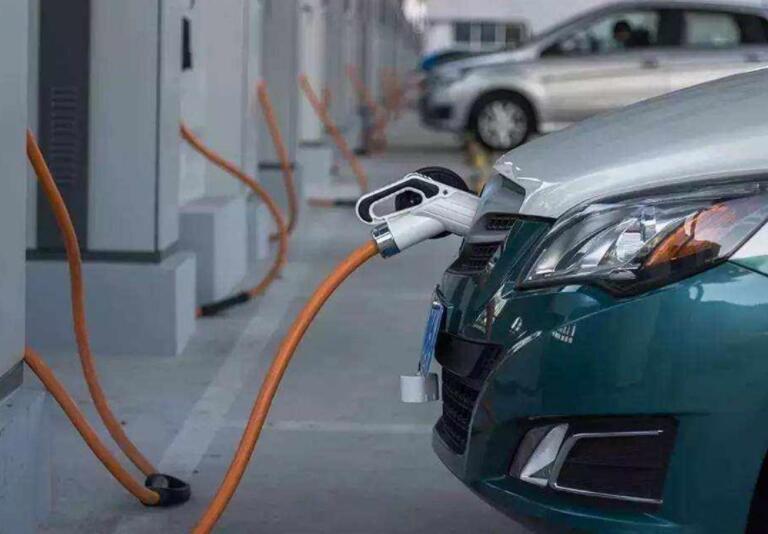 2021年~2035年新能源汽車產(chǎn)業(yè)如何發(fā)展？國務(wù)院發(fā)布重磅文件