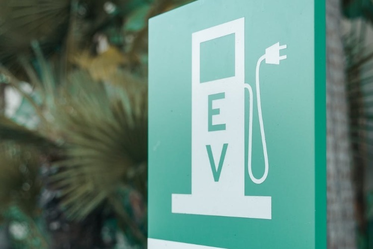 汽車(chē)廠商三大問(wèn)，如何解決車(chē)用電子系統(tǒng)安全隱患?